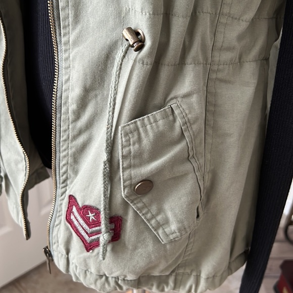 ❤️OLIVE GREEN UTILITY VEST❤️ - Picture 5 of 9